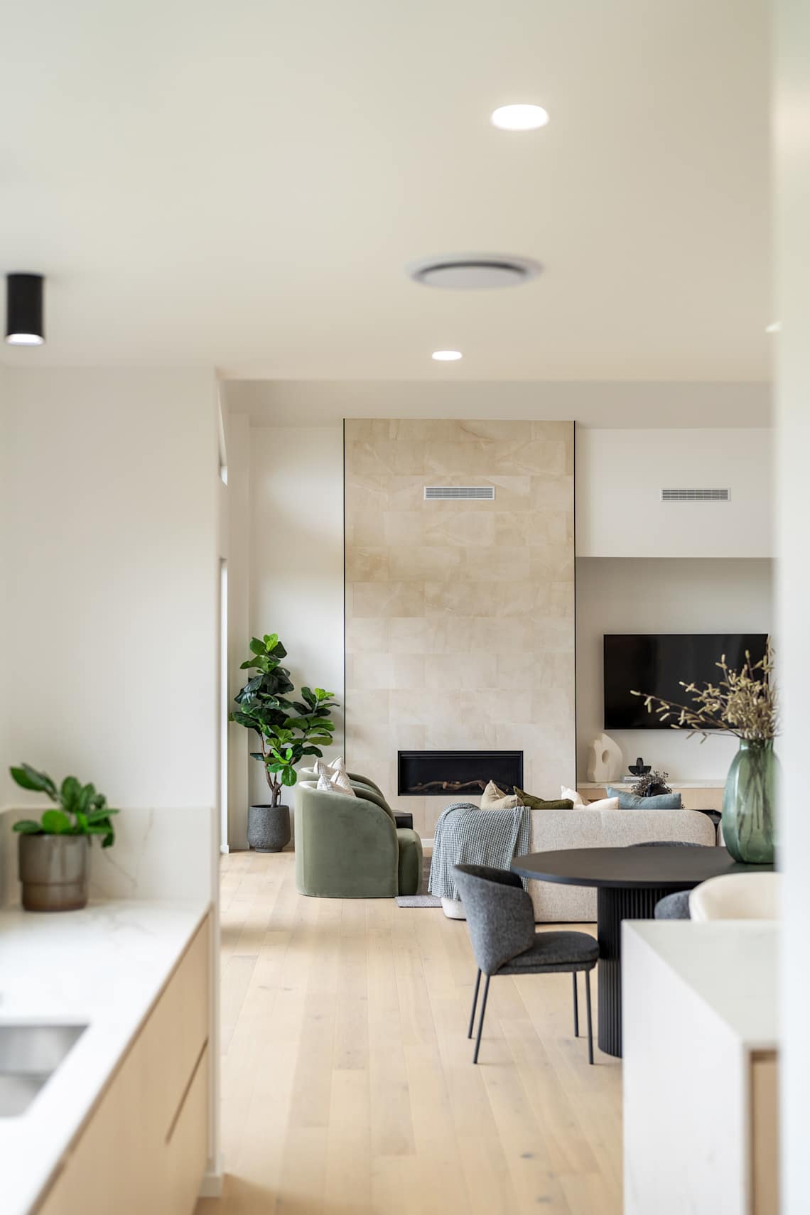 Sanford 47 Home Design - Living Dining - Contempo Style