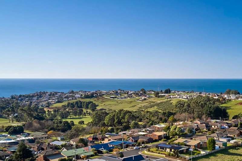 image upload c_limit,f_auto,w_800 v1786585293 house-and-land-estates suburbs shorewell